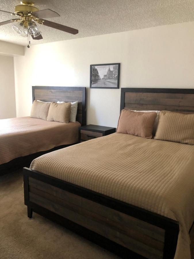 Whispering Meadows Apartments เบเกอร์สฟีลด์ ภายนอก รูปภาพ