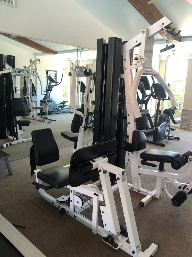 Whispering Meadows Apartments เบเกอร์สฟีลด์ ภายนอก รูปภาพ